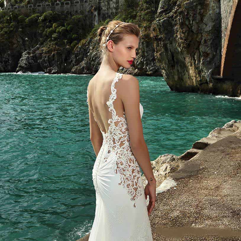 Alluring Lace Beach Mermaid Wedding Dresses Plunging Neck Backless Bridal Gowns Sweep Train Chiffon Appliques Trumpet Bohemia Wedding Dress