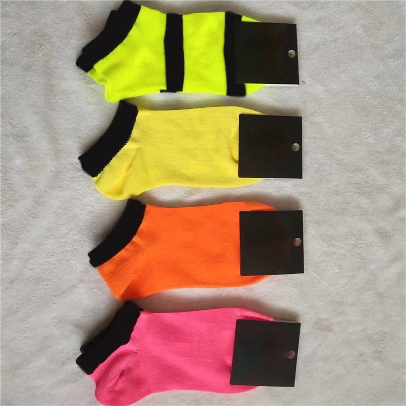 Multicolor Ankle Socks With Cardboad Tags Sports Cheerleaders Black pink Short Sock Girls Women Cotton Sports Socks Skateboard Sneaker