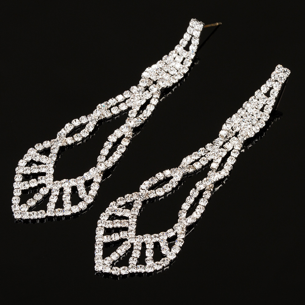 Ornaments Exaggeration Trend Point Drill Tassels Ear Nail Woman Exaggeration Earring Product
Ornaments Exaggeration Trend Point Drill Tassels Ear Nail Woman Exaggeration Earring Product