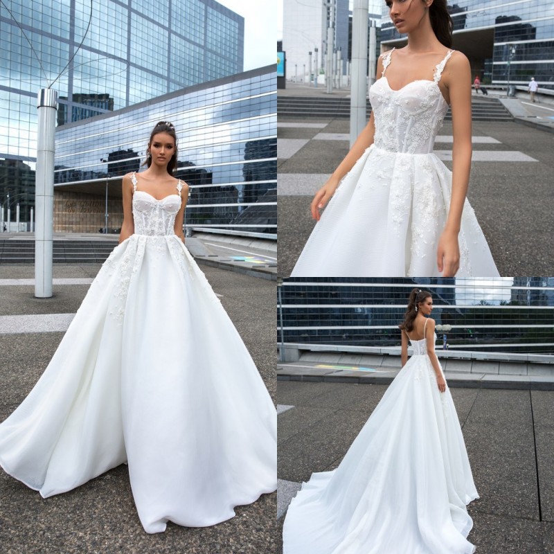 Elegant Crystal Design A Line Wedding Dresses Spaghetti Sleeveless Lace Applique Wedding Gowns Sweep Train robe de mariée, Burgundy 
Elegant Crystal Design A Line Wedding Dresses Spaghetti Sleeveless Lace Applique Wedding Gowns Sweep Train robe de mariée, Burgundy