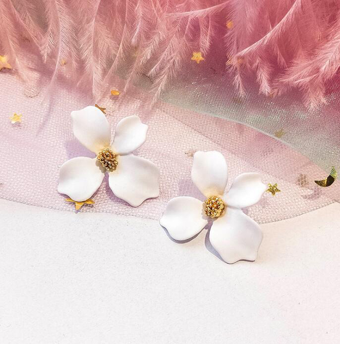 Flower Stud Earrings New Street Fashion Trends Korean Red Green Yellow Petals Joker Ear Studs Women Jewellery Wholesale