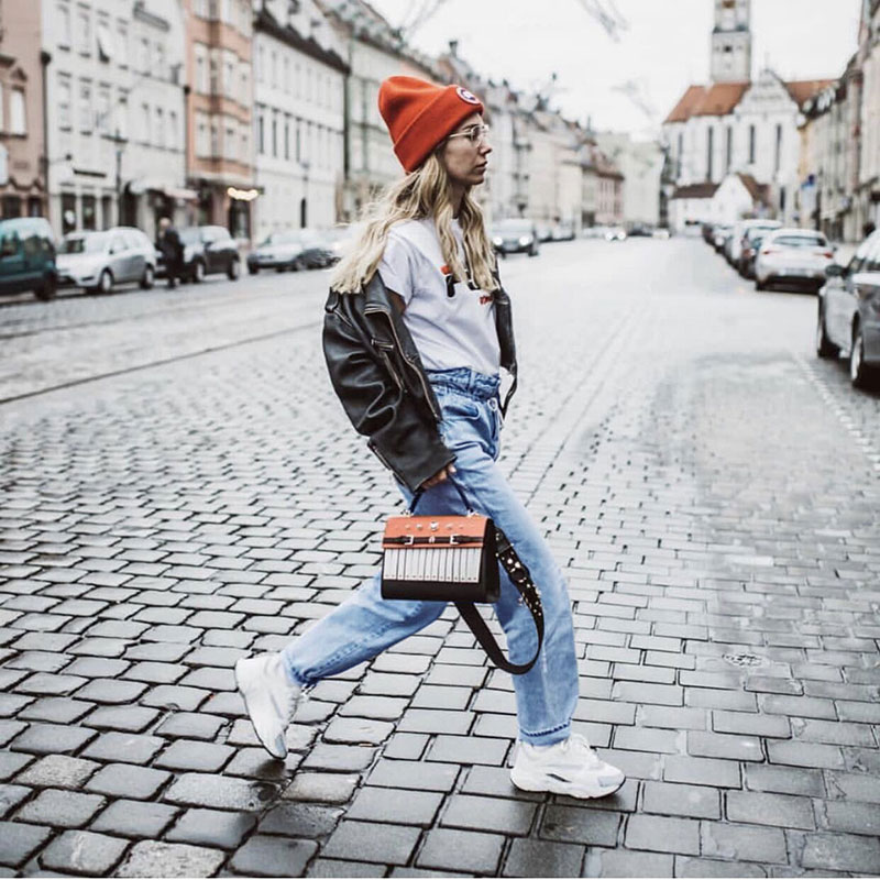2020 Women Spring and Autumn High Waist Loose Jeans Straight Denim Trousers Elastic Waist Wide Leg Pants, Blue
2020 Women Spring and Autumn High Waist Loose Jeans Straight Denim Trousers Elastic Waist Wide Leg Pants, Blue