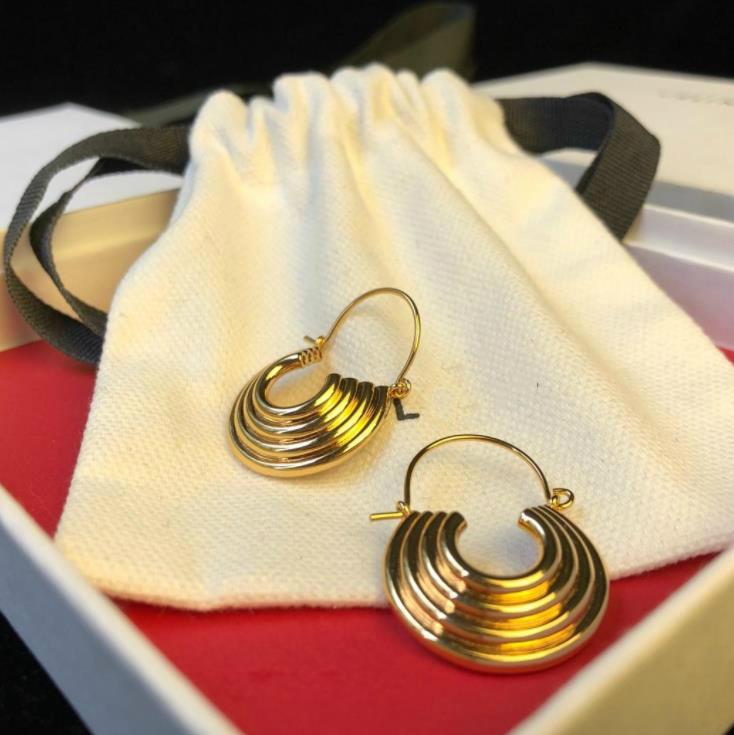 European jewelry earrings 18K Gold Simple charm dangle earrings Women's Wedding hoop Gold Earrings
European jewelry earrings 18K Gold Simple charm dangle earrings Women's Wedding hoop Gold Earrings