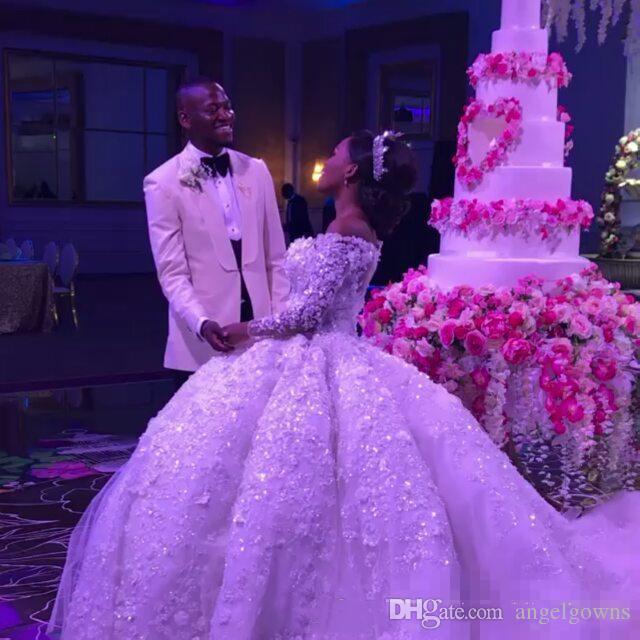 2019 Luxury Ball Gown Wedding Dresses Long Sleeve Off Shoulder Sweep Train Beads Wedding Dress Lace 3D Floral Appliqued African Bridal Gowns