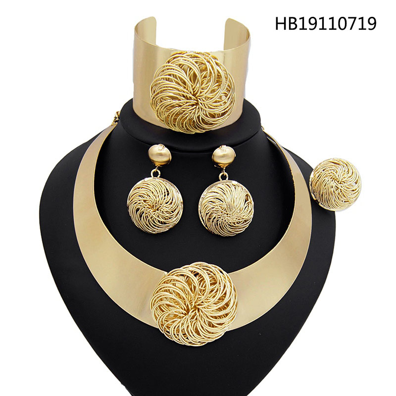 Yulaili New Nigerian Wedding African Bridal Dubai Jewelry Sets for Women Golden and Silver Big Necklace Earrings Bracelet Ring4562079, As pic
Yulaili New Nigerian Wedding African Bridal Dubai Jewelry Sets for Women Golden and Silver Big Necklace Earrings Bracelet Ring4562079, As pic