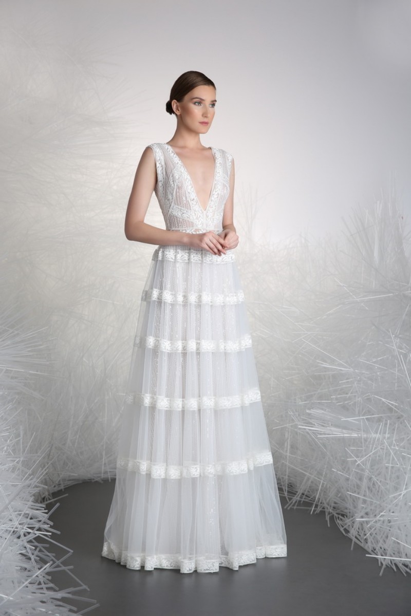 Tony Word 2020 White Evening Dresses V Neck Lace Appliqued Tulle Long Formal Party Gowns Floor Length Special Occasion Prom Dress