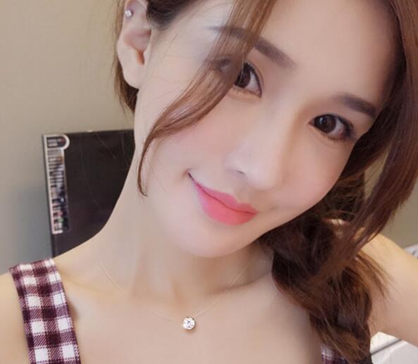 New Stereo Transparent fishing line stealth necklace Snowball Crystal From Austrian Locks Chain Valentine Gift for women girl
New Stereo Transparent fishing line stealth necklace Snowball Crystal From Austrian Locks Chain Valentine Gift for women girl