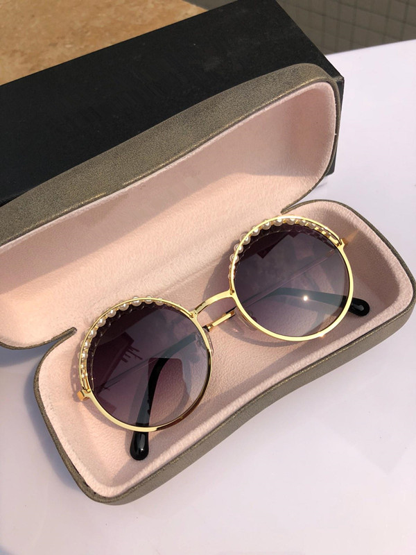 Vintage Chains Sunglasses Stylish France Designer Fashion Round Glasses 100% UV Protection Brand Gradient Sunglasses with Retail Box
Vintage Chains Sunglasses Stylish France Designer Fashion Round Glasses 100% UV Protection Brand Gradient Sunglasses with Retail Box