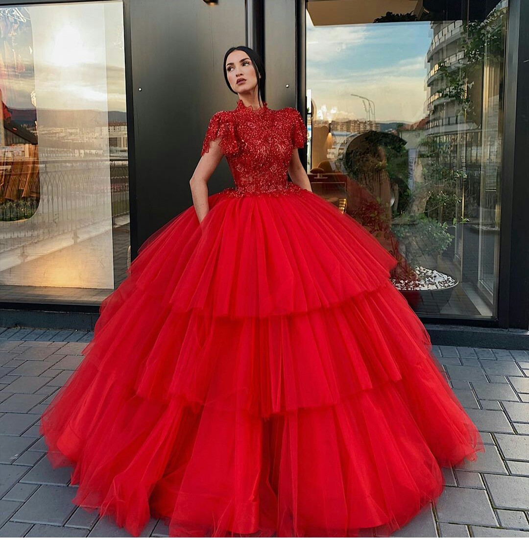 2019 Luxury Red Ball Gown Prom Dresses High Neck Lace Appliqued Beadind Evening Gowns Floor Length Tiered Custom Special Occasion Dress, Champagne
2019 Luxury Red Ball Gown Prom Dresses High Neck Lace Appliqued Beadind Evening Gowns Floor Length Tiered Custom Special Occasion Dress, Champagne