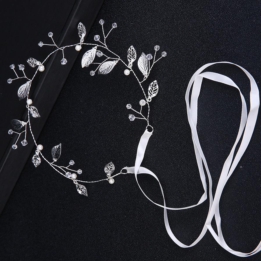 Concise Hair Band Ornaments Alloy Manual Rhinestone Pearl Silver Leaf You Bride Ornaments Expert
Concise Hair Band Ornaments Alloy Manual Rhinestone Pearl Silver Leaf You Bride Ornaments Expert