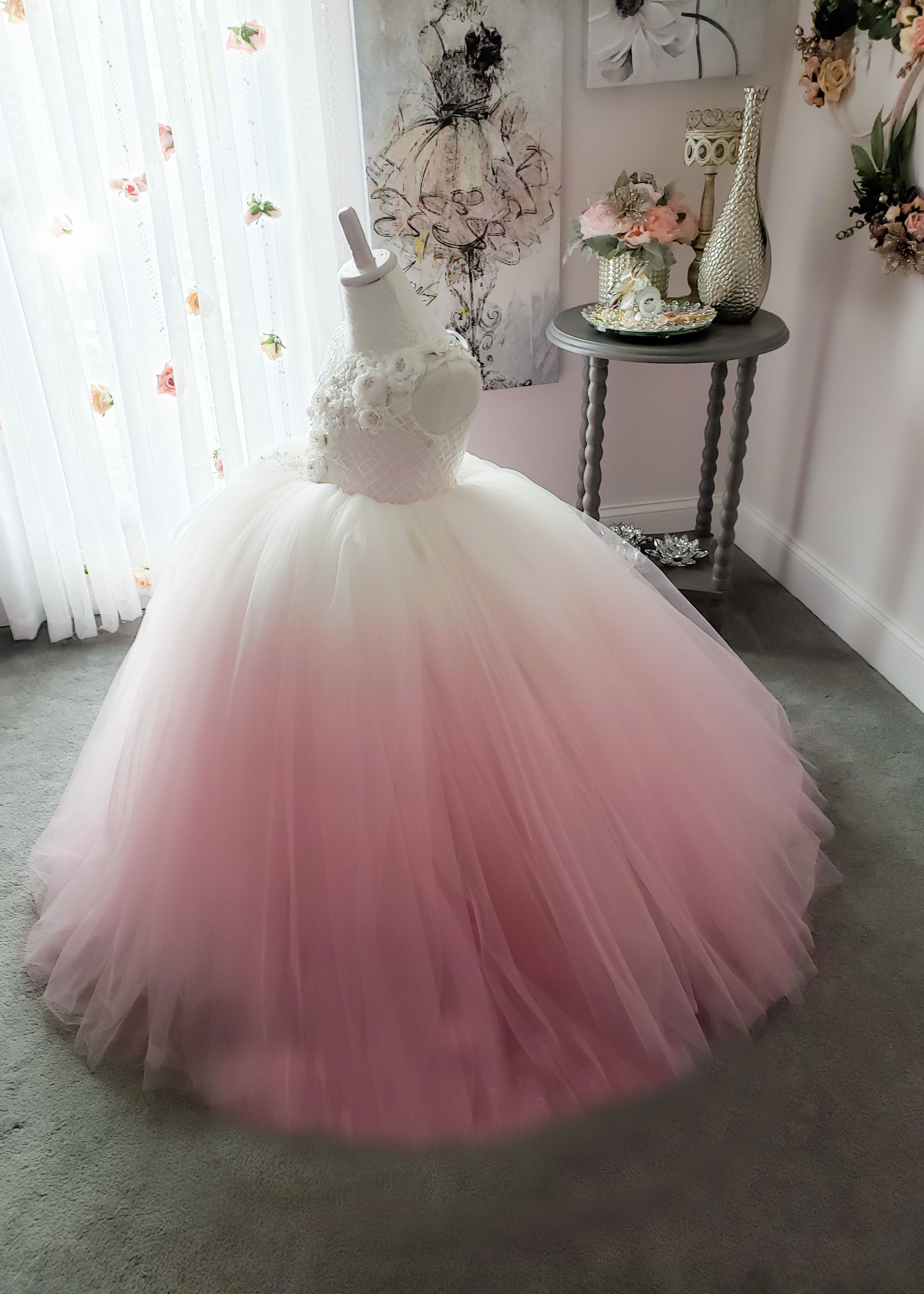 Modest Ball Gown Girl Jewel Neck Sleeveless Tulle Lace Hand Made Flower Wedding Dress Floor Length Girl's Birthday Part 0508