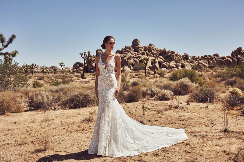 2020 Elegant Mermaid Wedding Dresses Deep V Neck Beads Backless Appliques Wedding Dresses Sweep Train Vestidos De Novia