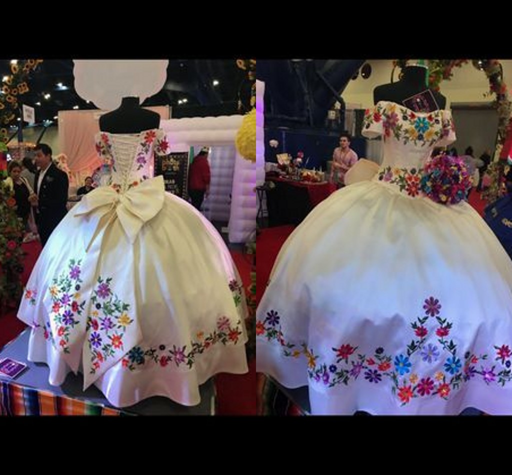 2020 Modest Red Green Gold Embroidery Quinceanera Dresses Cold Shoulder Bow Corset Back Prom Ball Gowns Sweet 16 Dress Vestidos De Robiee, Coral
2020 Modest Red Green Gold Embroidery Quinceanera Dresses Cold Shoulder Bow Corset Back Prom Ball Gowns Sweet 16 Dress Vestidos De Robiee, Coral