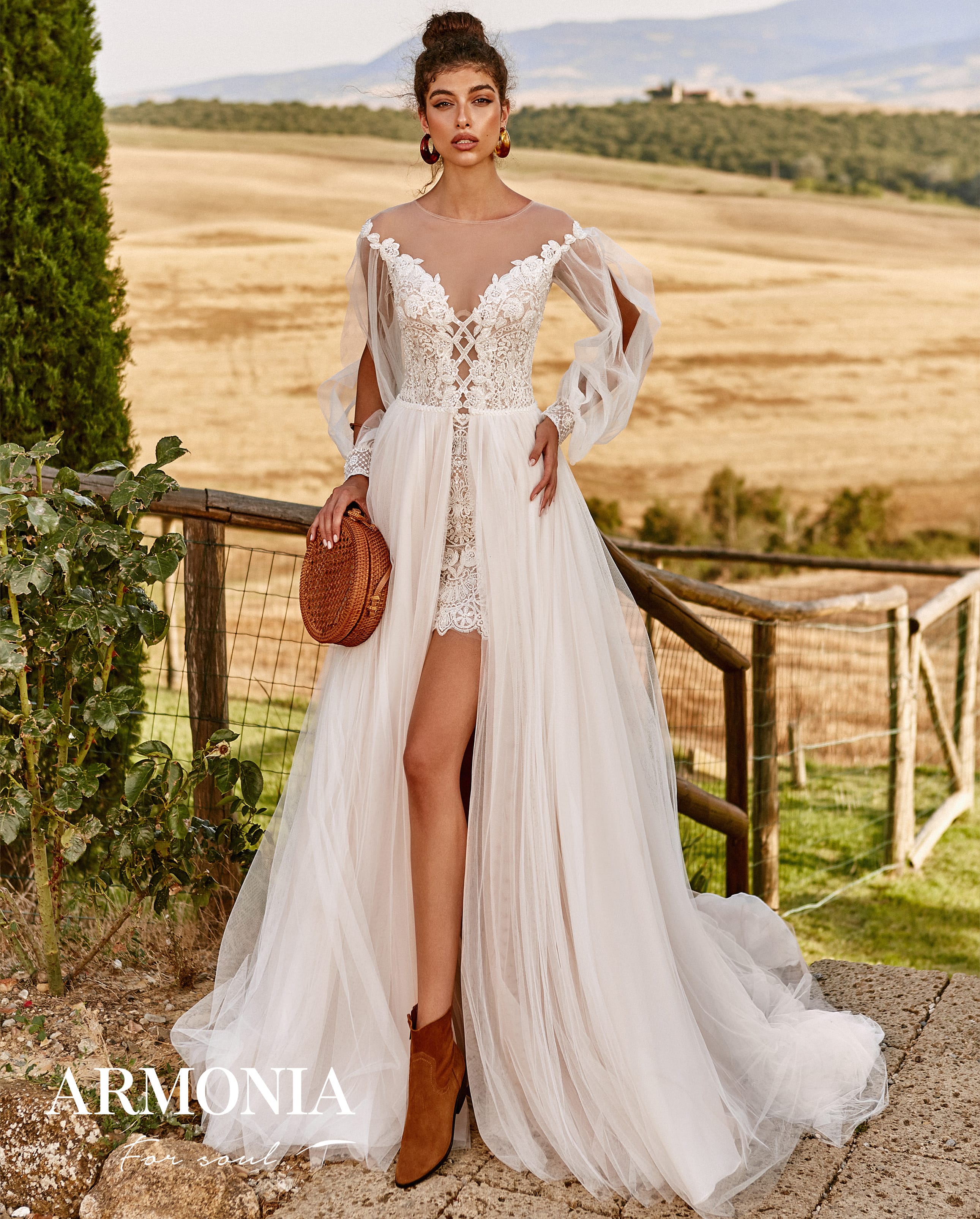 boho wedding dress with detachable train jewel neck appliqued beaded bridal gown long sleeves above knee length short abiti da sposa