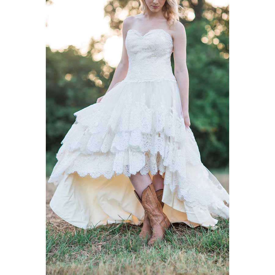 Country Western High Low Wedding Dresses Lace Sweetheart Lace Up Back A-Line Tiered Custom Made Bridal Gowns Plus Size