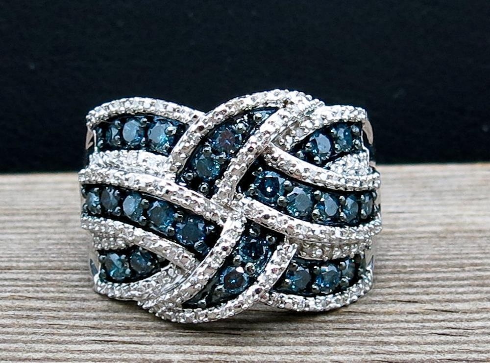 European and American Fashion Grandmother Jewelry Silver Plated Sapphire Cross Ring Wholesale and Retail Size 5-12
European and American Fashion Grandmother Jewelry Silver Plated Sapphire Cross Ring Wholesale and Retail Size 5-12