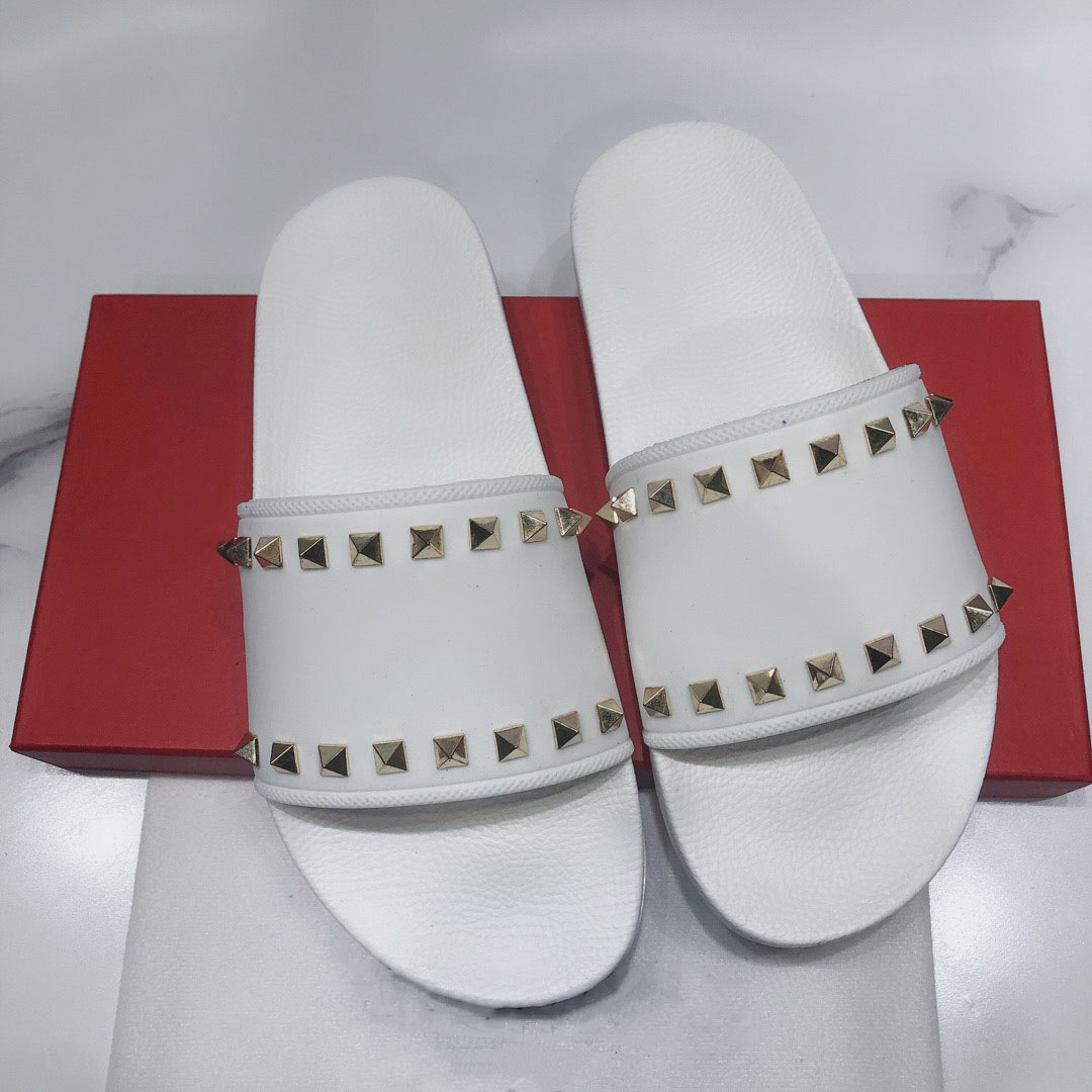 New Luxury Designer Women Slippers Sandals Ladies fashion Beach Slipper Rivet Stud Slippers Non-slip Leather Mens Casual Spikes Shoes
New Luxury Designer Women Slippers Sandals Ladies fashion Beach Slipper Rivet Stud Slippers Non-slip Leather Mens Casual Spikes Shoes