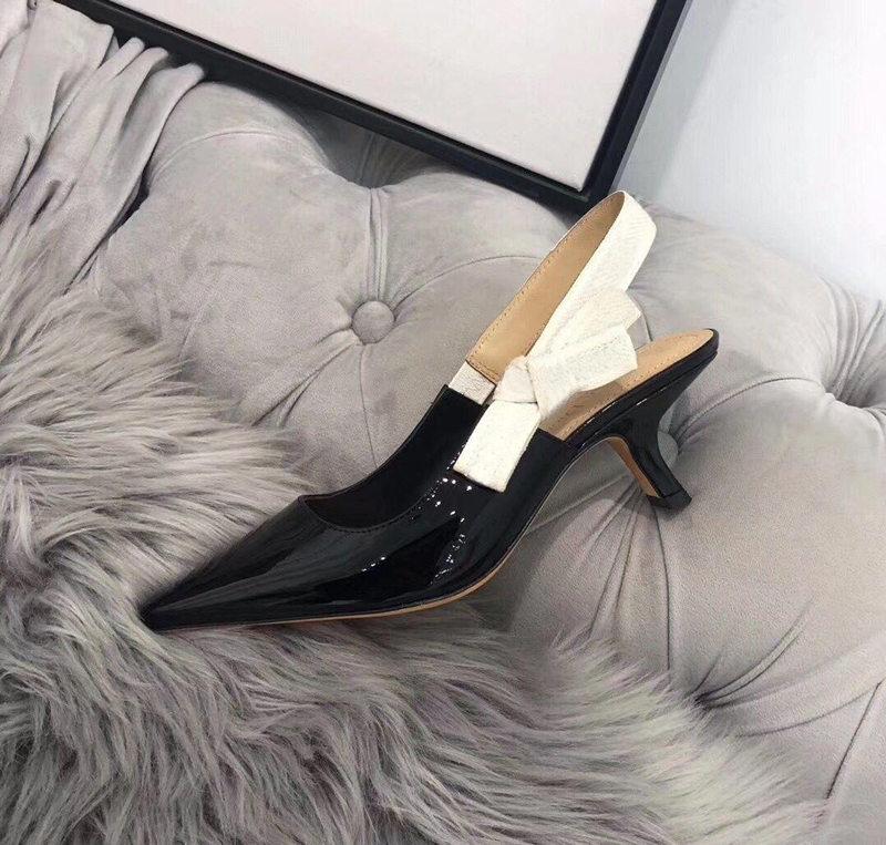 Luxury designer Shoes Woman Platform Sandals Wedge Back Strap Sandals Solid Buckle Strap Leather Sandal Camel Large Size Shoes witn box 41, Black
Luxury designer Shoes Woman Platform Sandals Wedge Back Strap Sandals Solid Buckle Strap Leather Sandal Camel Large Size Shoes witn box 41, Black