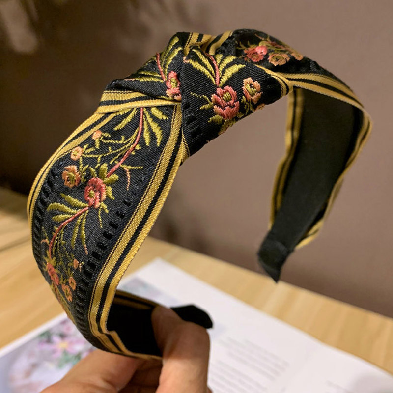 Haimeikang Korean New Chic Ethnic Head Hoop Headband Retro Hair Accessories Knotted Wide-brimmed Embroidery Bezel Headdress
Haimeikang Korean New Chic Ethnic Head Hoop Headband Retro Hair Accessories Knotted Wide-brimmed Embroidery Bezel Headdress