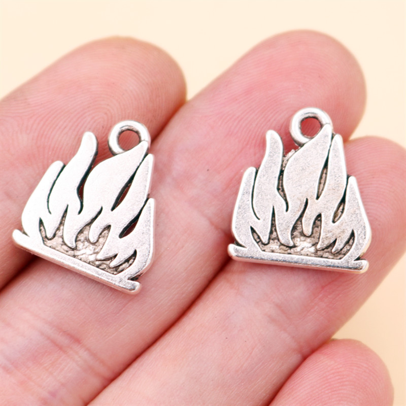200pcs/lot 18*16mm flame cham Pendantg ,Antique silver plated blaze fire Charms ,DIY supplies, Jewelry accessories
200pcs/lot 18*16mm flame cham Pendantg ,Antique silver plated blaze fire Charms ,DIY supplies, Jewelry accessories