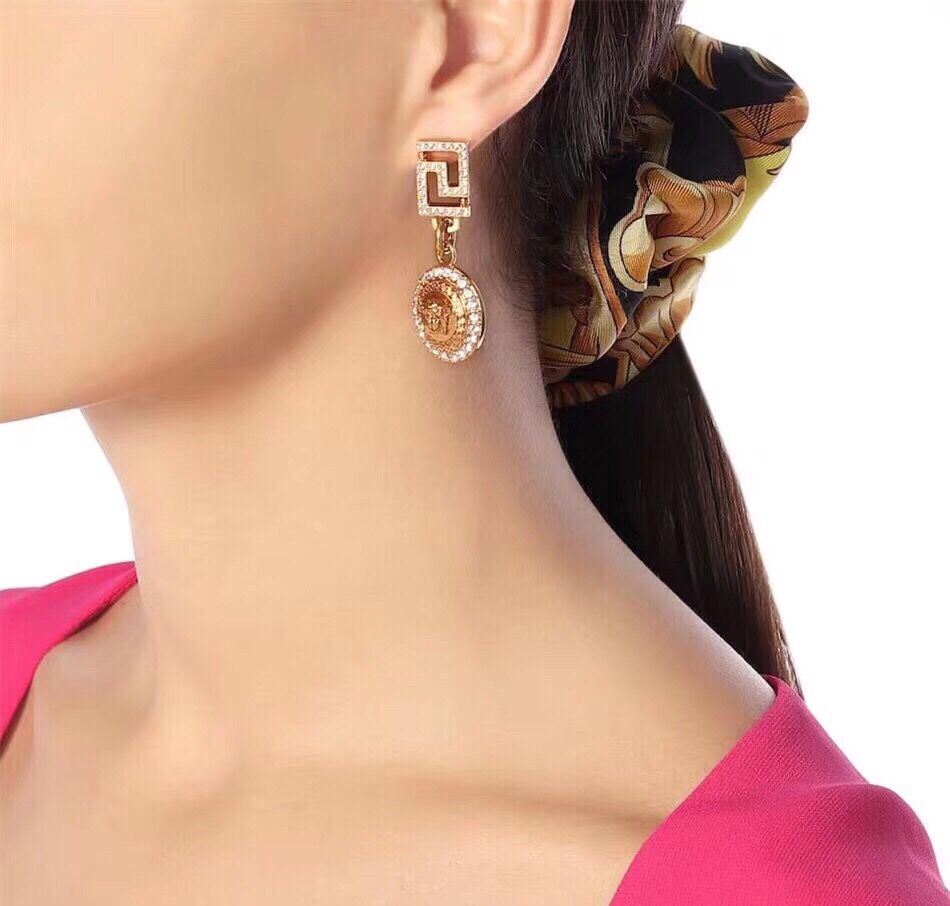 jewelry women earrings beaded designer earings birthday gift charming brass designer earrings with box
jewelry women earrings beaded designer earings birthday gift charming brass designer earrings with box