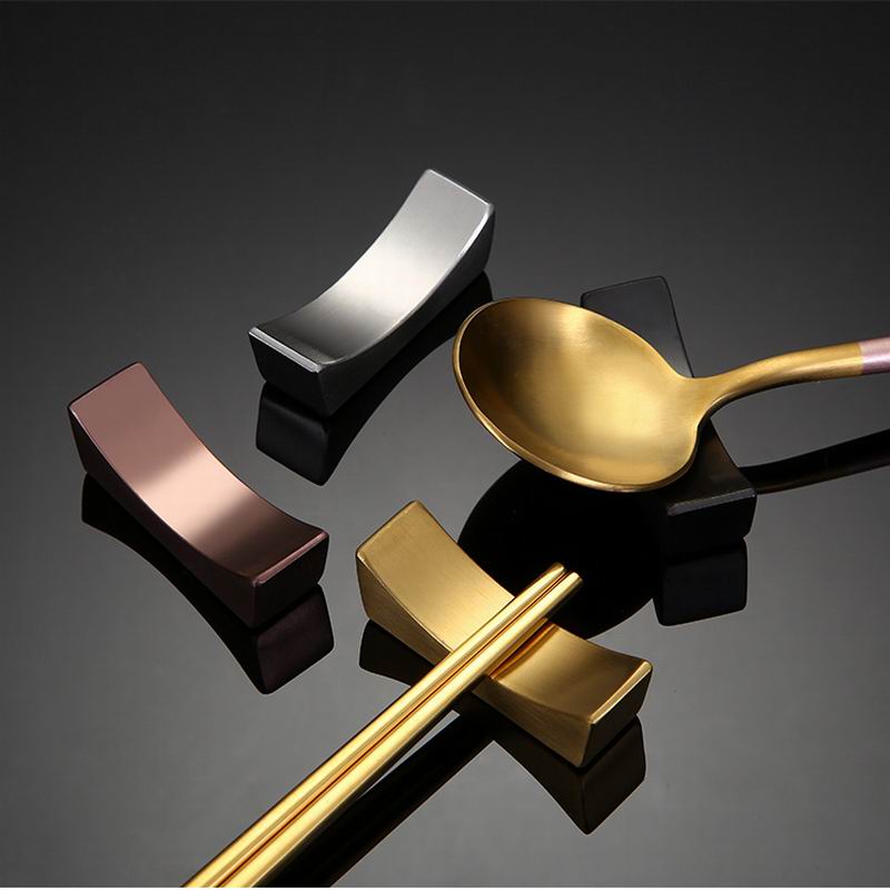 New Fashion Chinese Chopsticks Holder Japanese Korea Food Sticks Rest Stand Metal Reusable Knife Spoon Fork Rack
New Fashion Chinese Chopsticks Holder Japanese Korea Food Sticks Rest Stand Metal Reusable Knife Spoon Fork Rack
