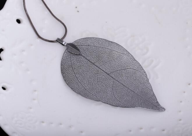 Sweater Coat Necklaces Ladies Girls Special Leaves Leaf sweater Pendant Necklace Long Chain Jewelry for Womens bijou Gift GB63