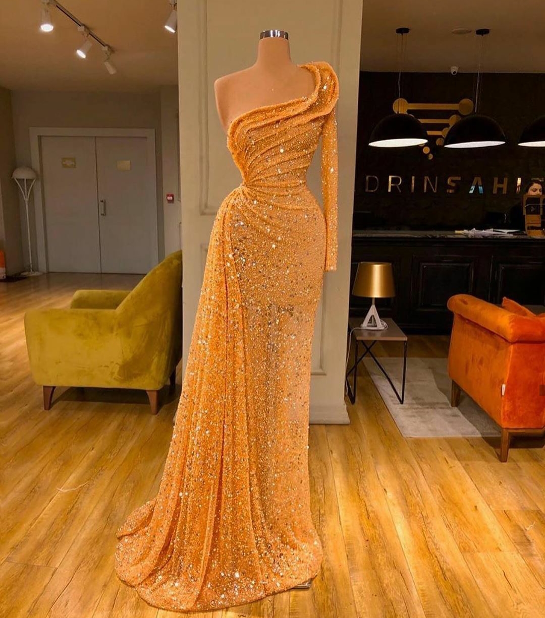 Bling Bling One Shoulder Prom Dresses with Sequins Ruched Side Split 2020 Long Sleeve Evening Gowns Sexy robes de soirée