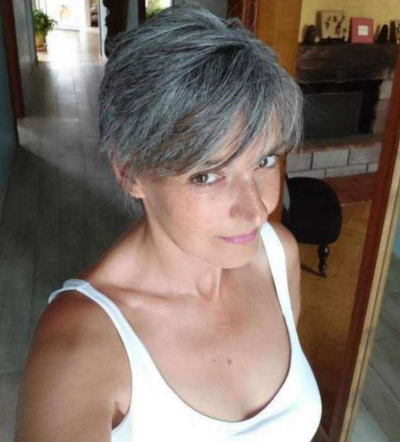 Sleek silver grey straight ponytail hairpiece natural highlights natural looking dye free french braids dutch braids fashion grey hairstyle