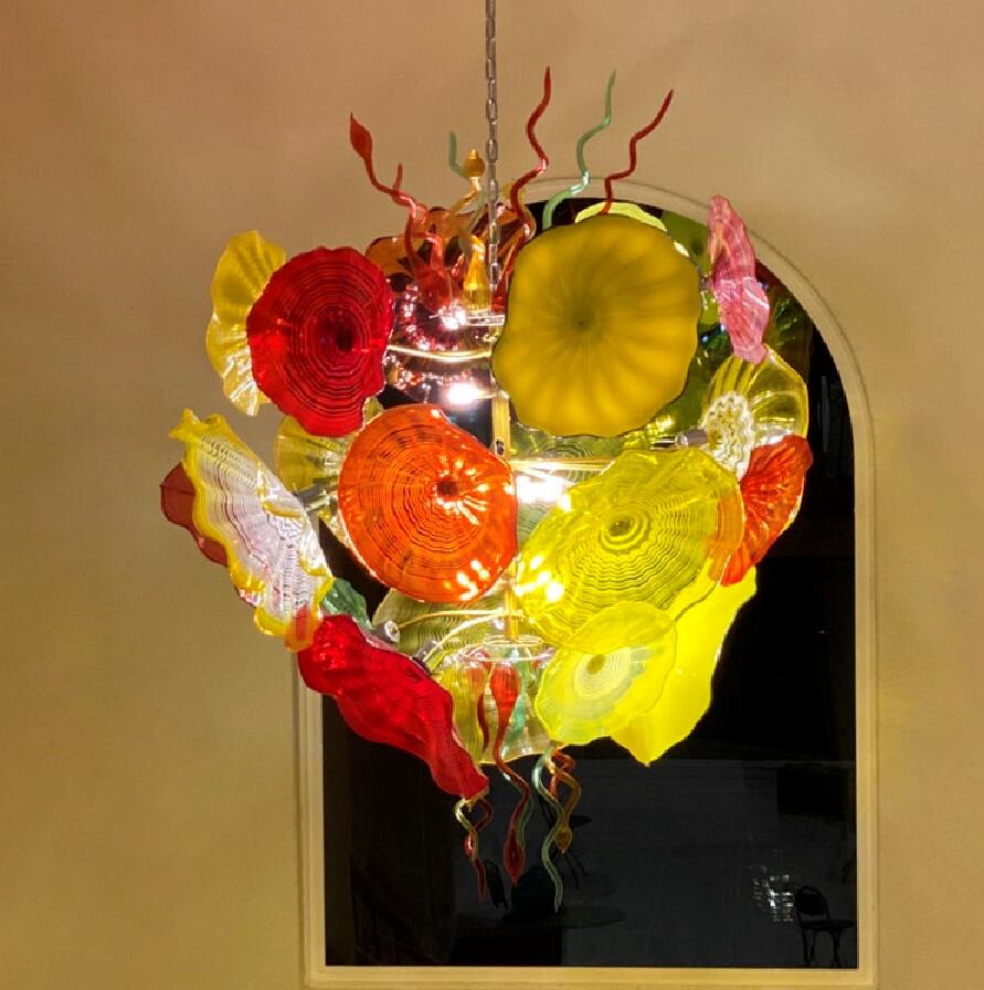 European Flower Plates Pendant Lamp Simple Design Hand Blown Chandeliers Lighting LED Murano Glass Art Chandelier Light
European Flower Plates Pendant Lamp Simple Design Hand Blown Chandeliers Lighting LED Murano Glass Art Chandelier Light