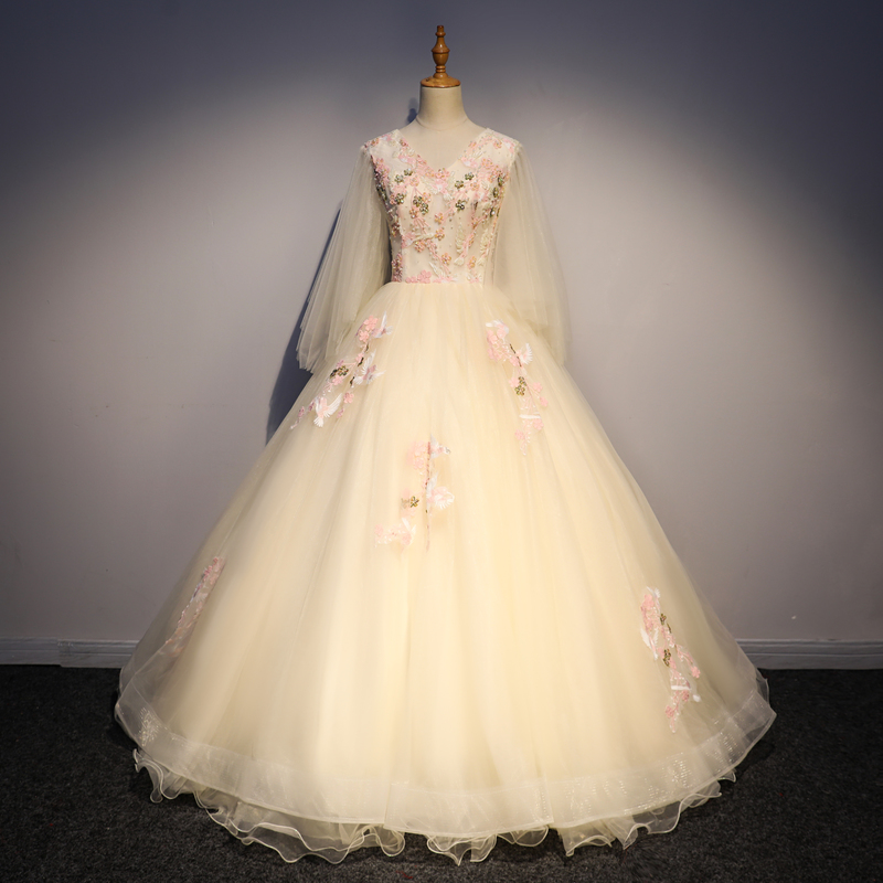 2018 Princess Long Sleeve Appliques Beading V-Neck Ball Gown Quinceanera Dresses Lace Up Sweet 16 Dresses Debutante 15 Year Party Dress BQ98, Same as picture
2018 Princess Long Sleeve Appliques Beading V-Neck Ball Gown Quinceanera Dresses Lace Up Sweet 16 Dresses Debutante 15 Year Party Dress BQ98, Same as picture