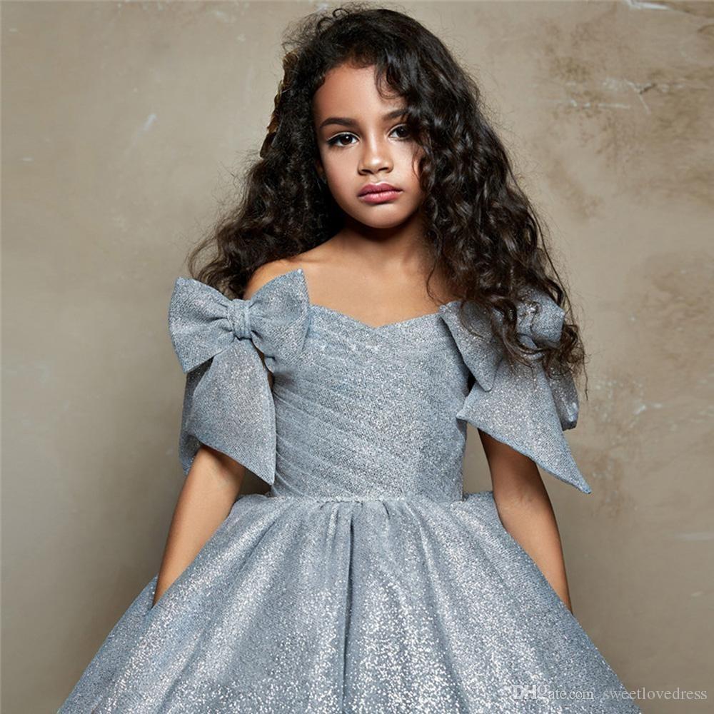 Blinbling Sequin Girls PAgeant Dreses Off Shoulder Bow Charming Pleats Princess Floor Length Kid Formal WEar Custom MAde