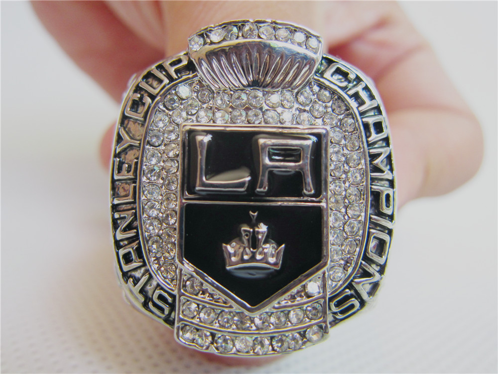 2012 Los Angeles LA Kings Stanley Cup Championship ring Men Fan Souvenir Gift Wholesale 2019 DropShipping, Golden;silver
2012 Los Angeles LA Kings Stanley Cup Championship ring Men Fan Souvenir Gift Wholesale 2019 DropShipping, Golden;silver