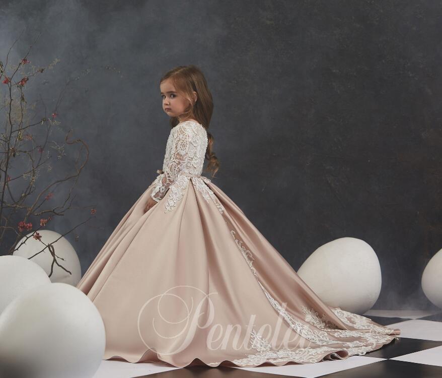 2020 Champagne Ball Gown Flower Girl Dresses Lace Appliqued Satin Long Sleeve Girls Pageant Dress Little Girl First Holy Communion Gowns