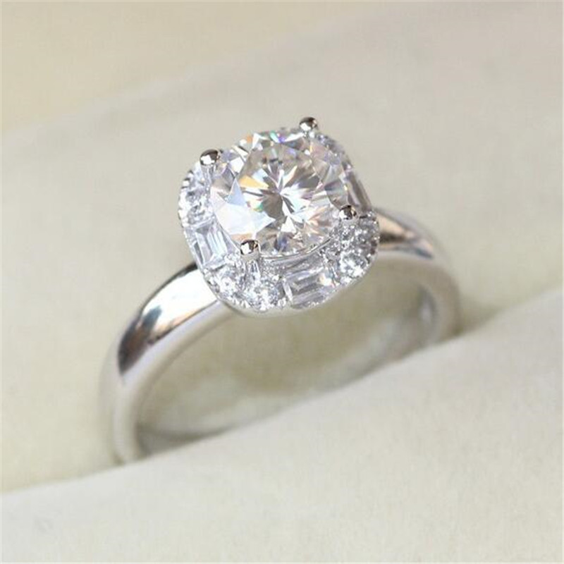 Classical Fashion Jewelry 925 Sterling Silver Round Cut White Topaz CZ Diamond Party Women Wedding Engagement Band Ring For Lover's Gift