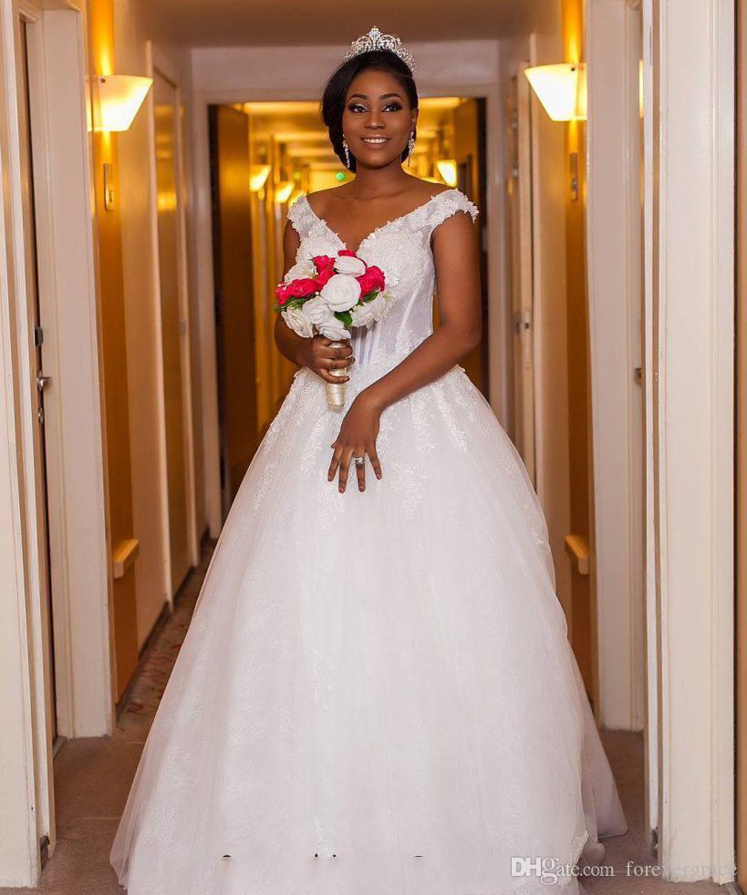 2019 African Black Girls White Simple Wedding Dress With Lace Applique Sleeveless Country Garden Bridal Gown Custom Made Plus Size