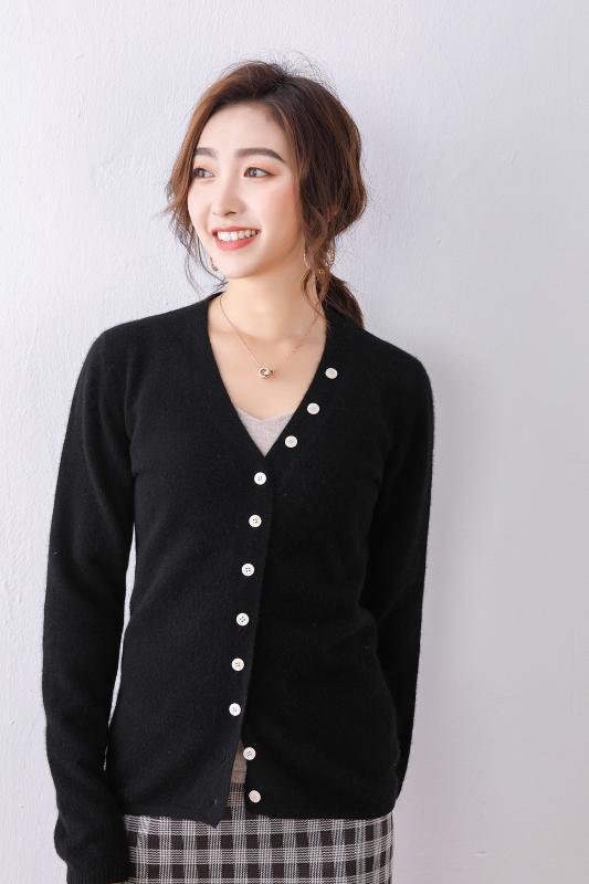 2020 NewWomen Jackets 100% Cashmere and Wool Knitting Cardigans Ladies V-neck Soft Sweaters Cardigan Woman Clothes High-end Tops, Beige
2020 NewWomen Jackets 100% Cashmere and Wool Knitting Cardigans Ladies V-neck Soft Sweaters Cardigan Woman Clothes High-end Tops, Beige