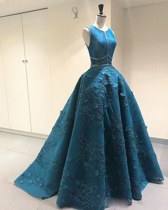 2020 New Arrival A Line Evening Dresses Hollow Sleeveless Lace Applique Sequins Formal Dresses Sweep Train Jewel Neck Party Gown