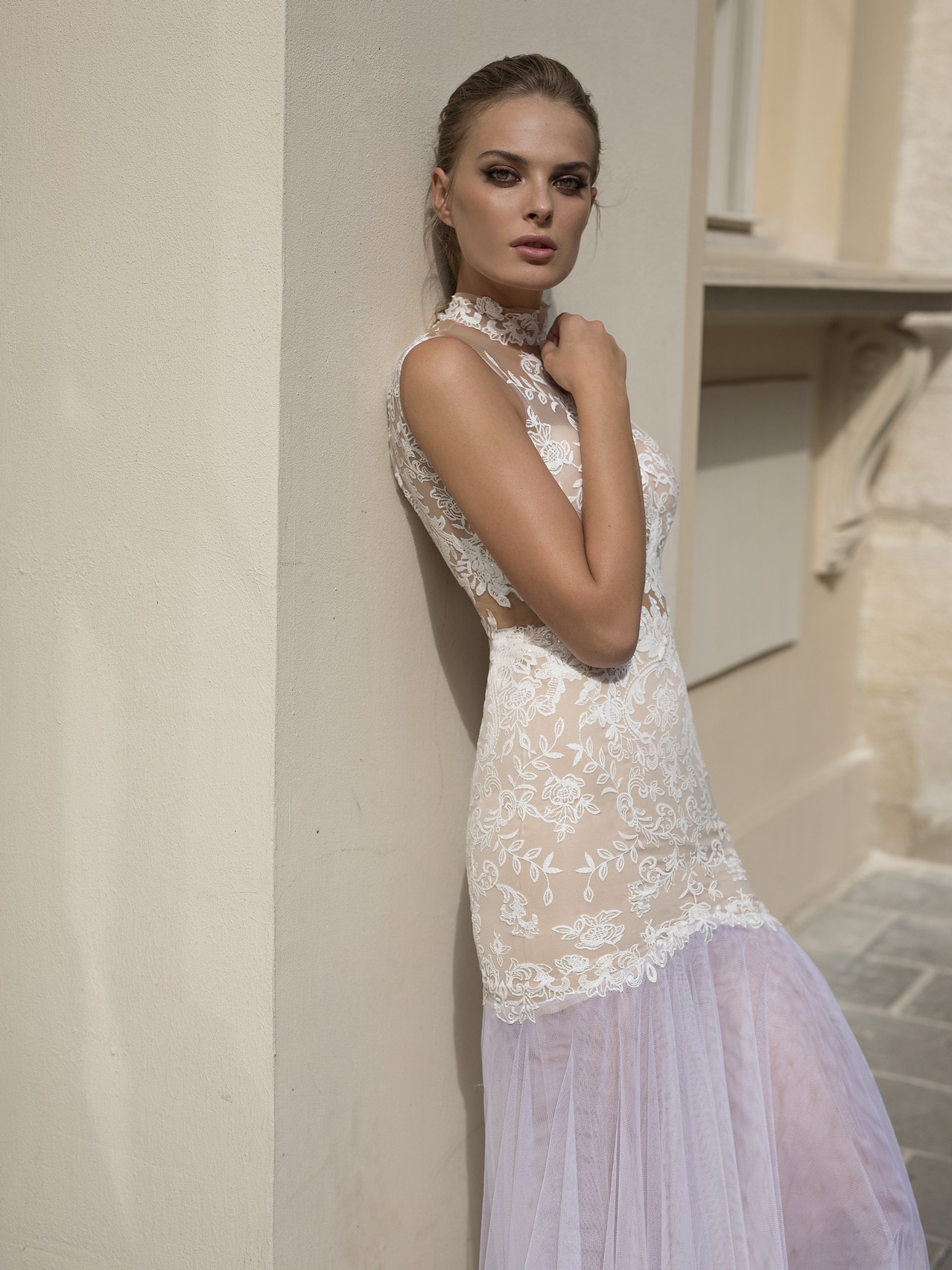 2019 Riki Dalal Mermaid Wedding Dresses High Neck Sleeveless Lace Appliqued Sweep Train Beach Wedding Dress Custom Made Cheap Bridal Gowns
