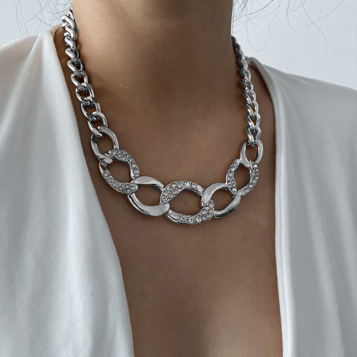 Ins fashion designer luxury vintage exaggerated sparkling rhinestone diamond big chain choker necklace for woman girls
Ins fashion designer luxury vintage exaggerated sparkling rhinestone diamond big chain choker necklace for woman girls