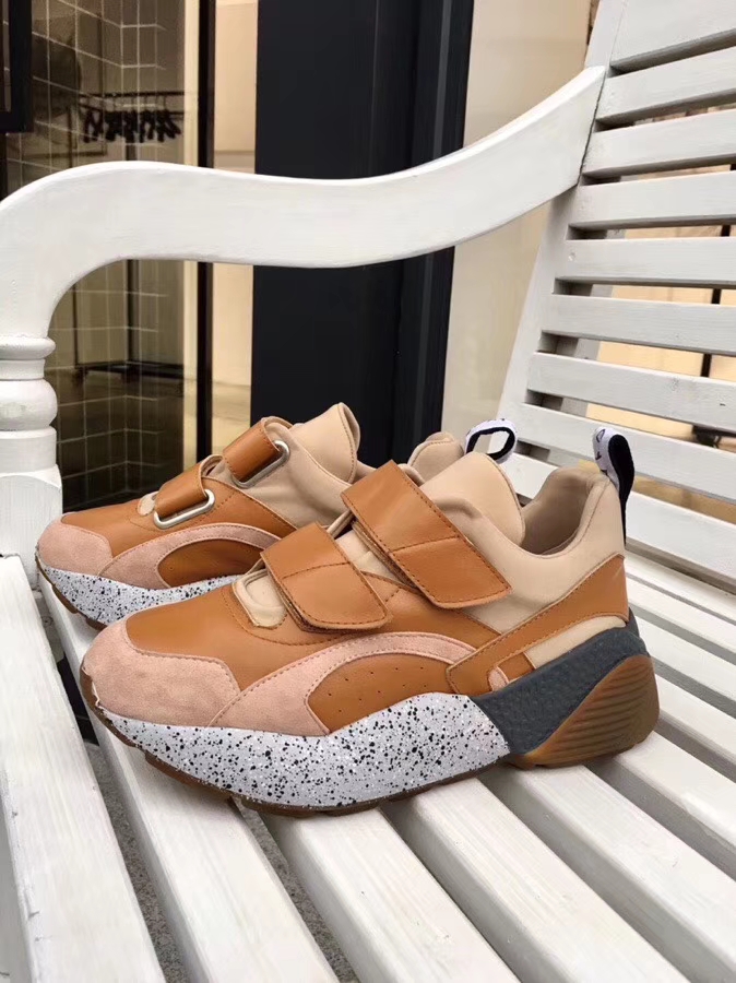 Free shipping 2019 Ladies leather Round toes sports Running shoes roller shoes flatform shoes outdoor sneaker Hook & Loop brown colour 35-40
Free shipping 2019 Ladies leather Round toes sports Running shoes roller shoes flatform shoes outdoor sneaker Hook & Loop brown colour 35-40