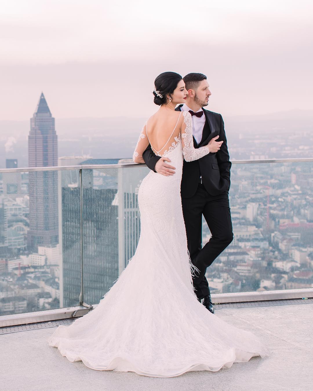 2019 Mermaid Wedding Dresses Lace Applique Feather Backless Long Sleeve Country Wedding Dress Vestidos De Novia Plus Size Bridal Gowns