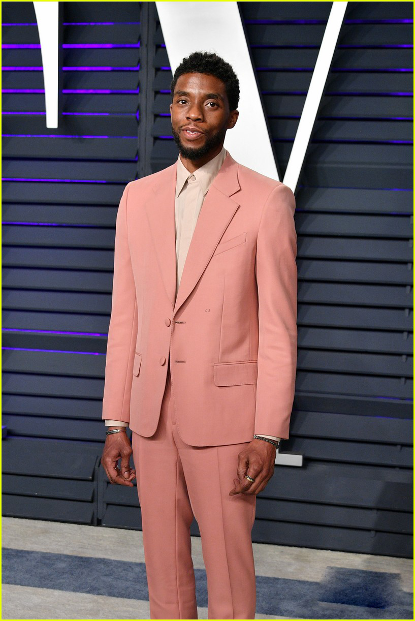 Fashion Pink Men Wedding Tuxedos Suits Two Button Groomsmen Wear Tuxedos Two Pieces (Jacket+Pants) Custom Made Prom Blazer