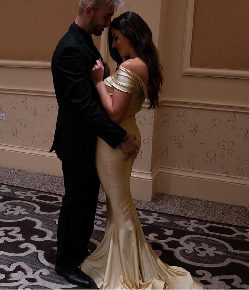 Elegant Off Shoulder Mermaid Long Bridesmaid Dresses Light Gold Sleeveless Maid Of Honor Satin Wedding Guest Dress Plus Size