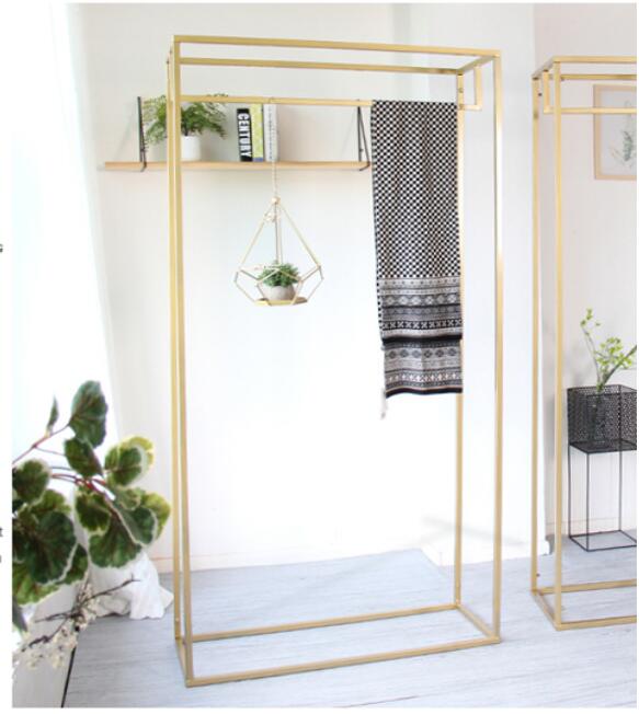 Women's Clothing Shelf Metal hanger Commercial Furniture display rack in cloth shop Golden racks of Shopping Mall Landing