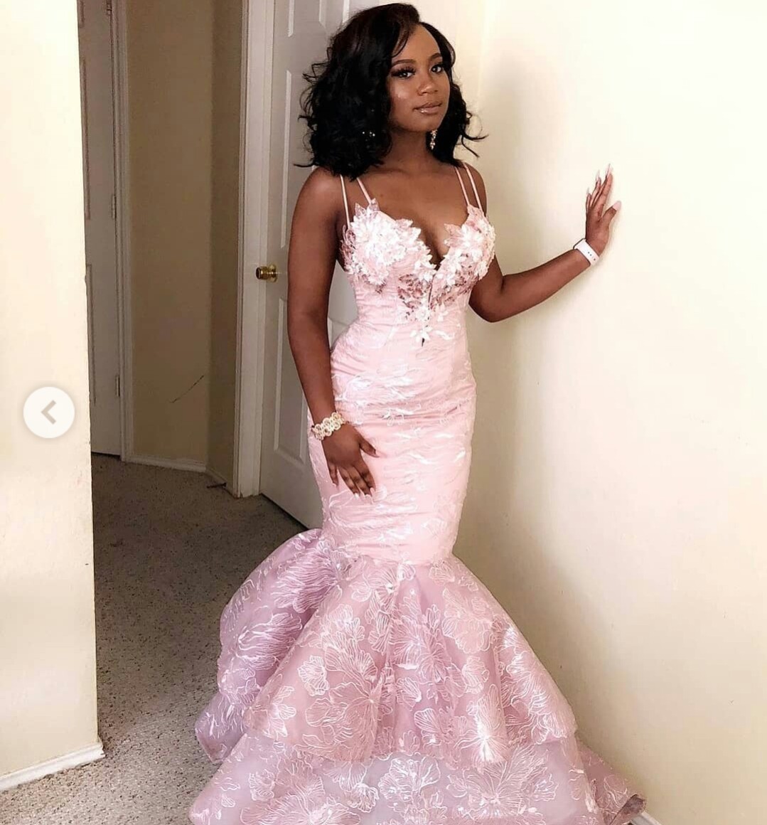 2019 Pink Mermaid Prom Dresses New Spaghetti Lace 3D Floral Appliqued Beaded Evening Gowns Tiered Skirts Black Girl robes de soirée