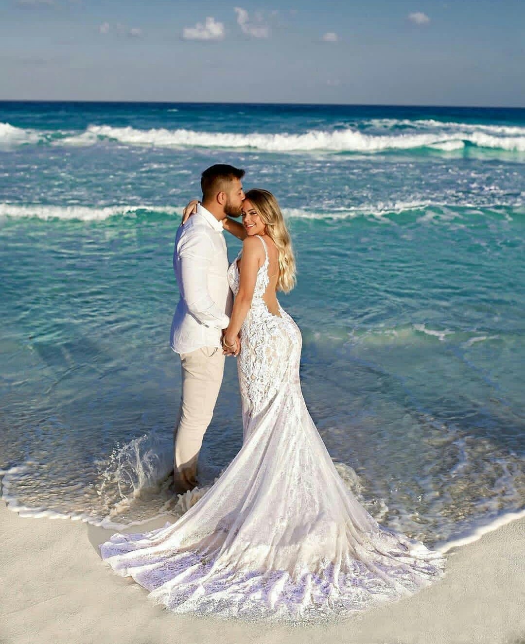 New African Plus Size Wedding Dresses 2020 Lace Appliqued V Neck Backless Mermaid Wedding Dress Custom Made Sexy Robes De Mariée