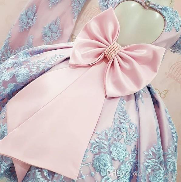 2019 Chic Pearls Lace Bows Flower Girl Dresses Cap Sleeves Ball Gown Little Girl Wedding Dresses Vintage Jewel Neck Pageant Dresses