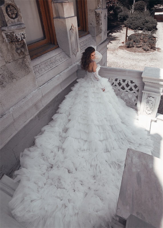 hot sell bridal dresses sweetheart long sleeves tiered appliqued sash wedding gown backless court train custom made robes de marie