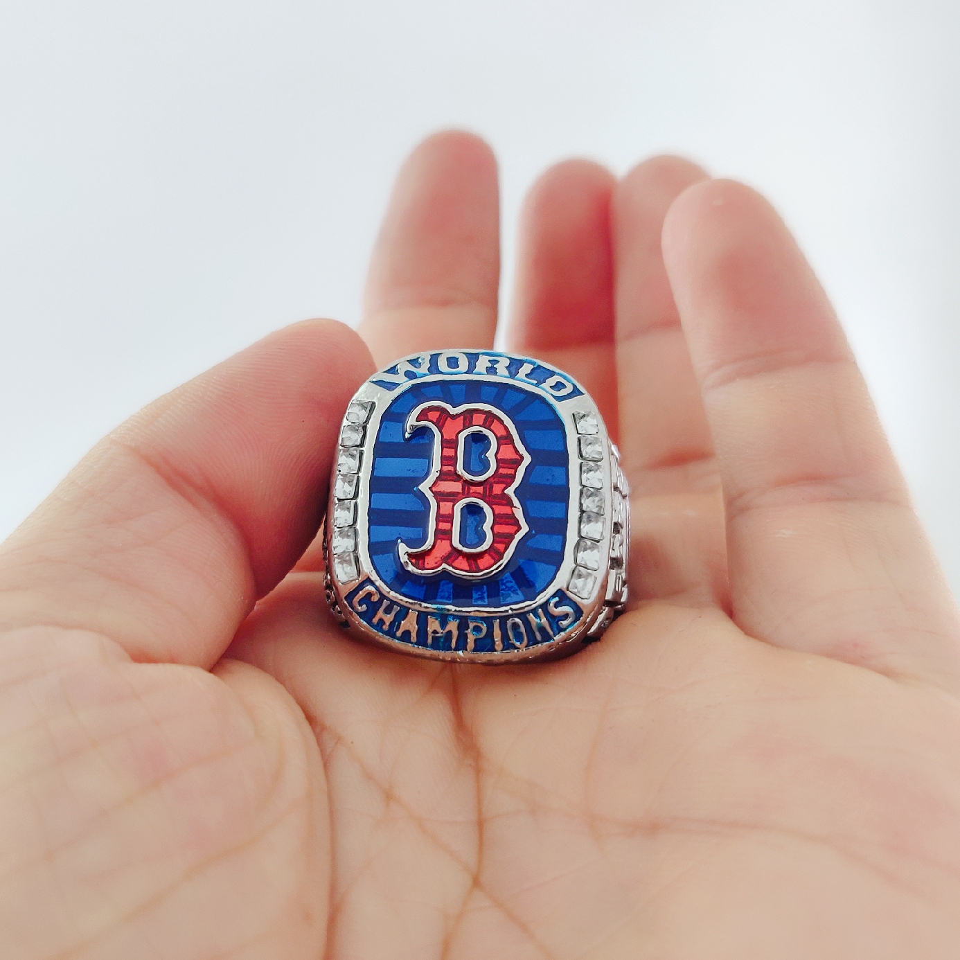 2019 wholesale Boston 2018Red SOX Championship Ring Give gifts to friends, Golden;silver 
2019 wholesale Boston 2018Red SOX Championship Ring Give gifts to friends, Golden;silver